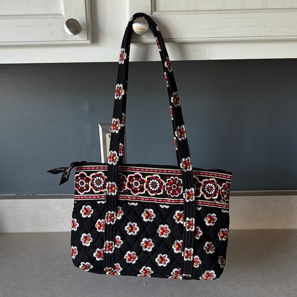 Vera BradleyLittle Betsy Pirouette - Picture 2 of 3